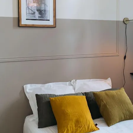 Superbe Spacieux Et Elegant Au Coeur De Avec Patio