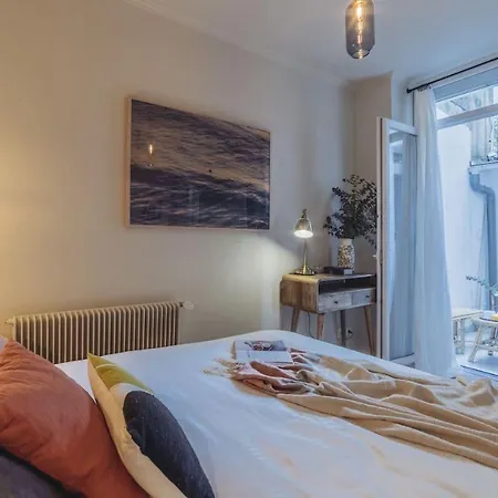 Superbe Spacieux Et Elegant Au Coeur De Avec Patio *