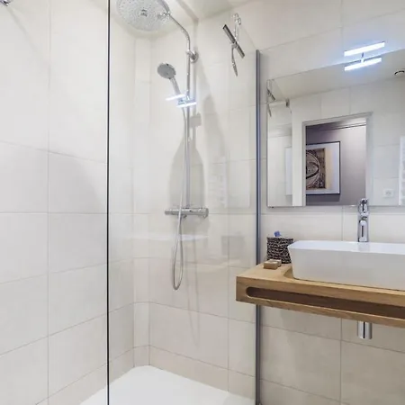 Apartment Superbe Spacieux Et Elegant Au Coeur De Avec Patio *